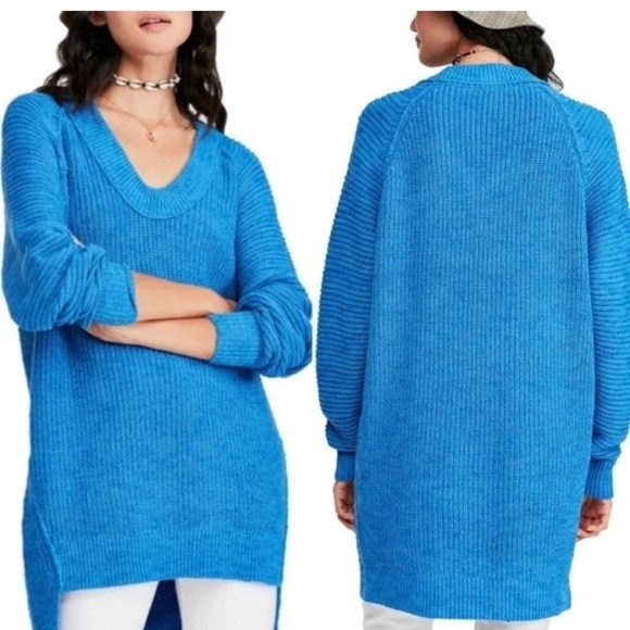 FREE PEOPLE Sunday Scoop slouchy hi low hem woman Oversized Blue Knit Sweater M - Picture 1 of 15